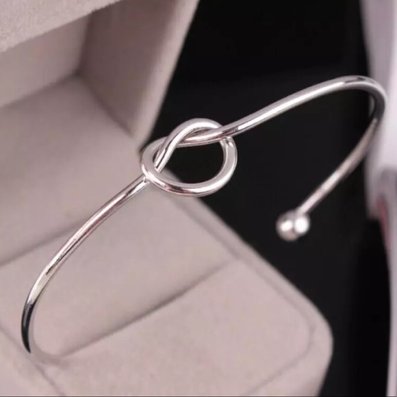 Jewelry - Silver Knot Bracelet (O16)